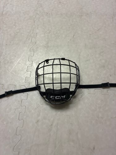 Medium CCM FM580 Full Cage (Used)