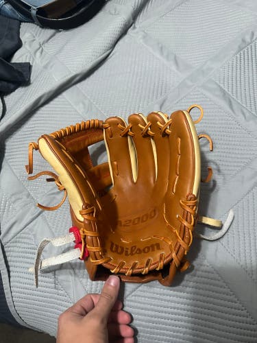 2024 Wilson A2000 1786 RH Infield Baseball Glove 11.5"