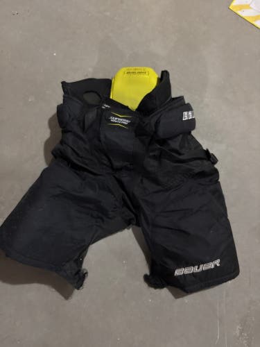 Men's Youth XL Bauer Supreme Ignite Pro Hockey Pants (Used)