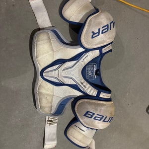 Men's Medium Junior Bauer Nexus 7000 Shoulder Pads (Used)