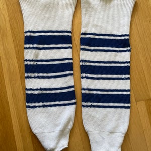 White Intermediate Medium Athletic Knit Socks (Used)