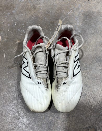 Men's Size M 7.0 (W 8.0) Adult New Balance Burn X Mid Low Top Footwear Molded Cleats (Used)