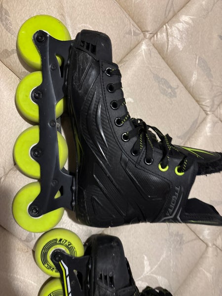 2022 Tron Hockey Skates Wide Width 8 (Used)