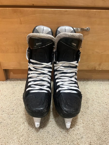 Bauer Vapor Hyperlite 2 Hockey Skates Regular Width Pro Stock 9.5 (Used)