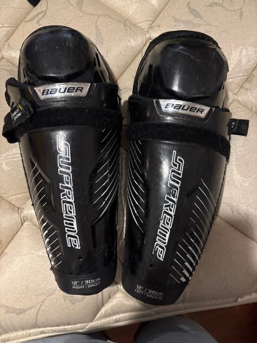 Intermediate Bauer Supreme S190 12" Shin Pads (Used)