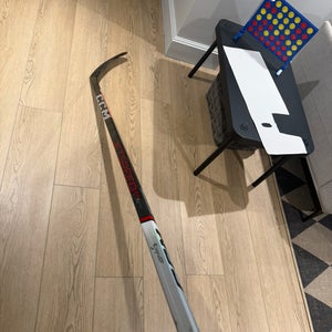 Intermediate CCM Jetspeed FT6 Pro Left Hand Hockey Stick P28 Pro Stock (New)