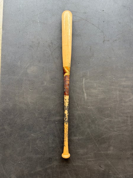 Victus V-Cut Bat (-3) 31 oz 34" (Used)