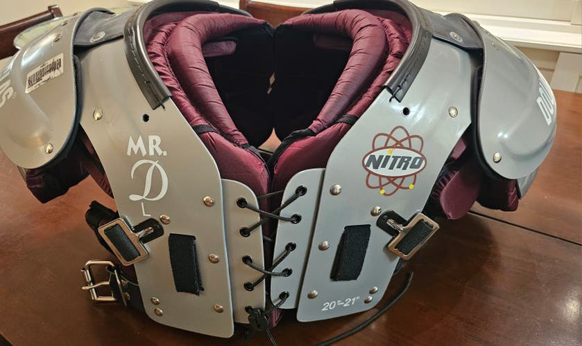Large 20-21" Adult Douglas Shoulder Pads (Used)