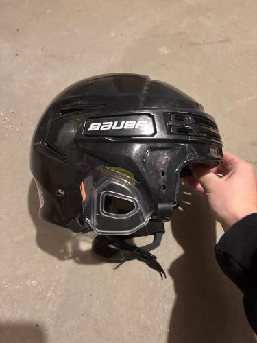 Medium Bauer Re-Akt 150 Helmet (New)