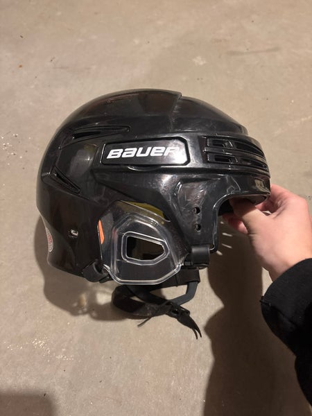 Medium Bauer Re-Akt 150 Helmet (New)