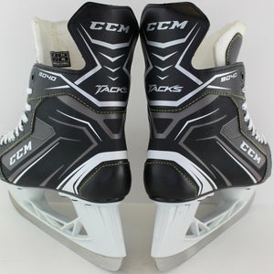 Like New CCM Tacks 9040 Hockey Skates Size 6 (Men 7.5 US Shoe)