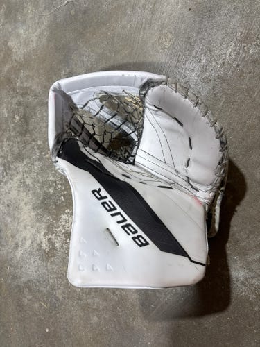 Bauer Supreme Shadow Goalie Glove Regular Pro Stock (Portillo)