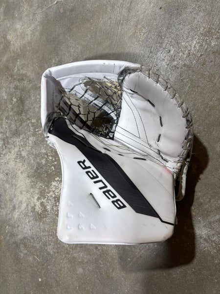 Bauer Supreme Shadow Goalie Glove Regular Pro Stock (Portillo)