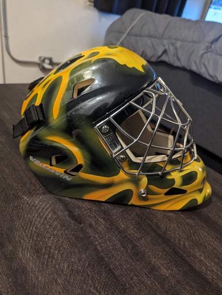 Senior Vaughn VM 7500 Goalie Mask (Used)