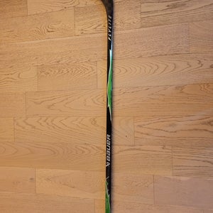 Intermediate Bauer GREEN !! Vapor FlyLite Right Handed Hockey Stick P28 Pro Stock (New)