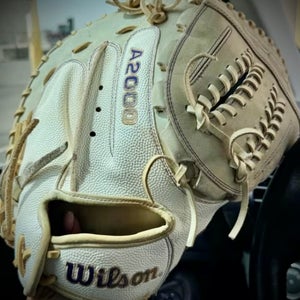 2023 Wilson A2000 RH Catcher's Softball Glove 12.5" (Used)