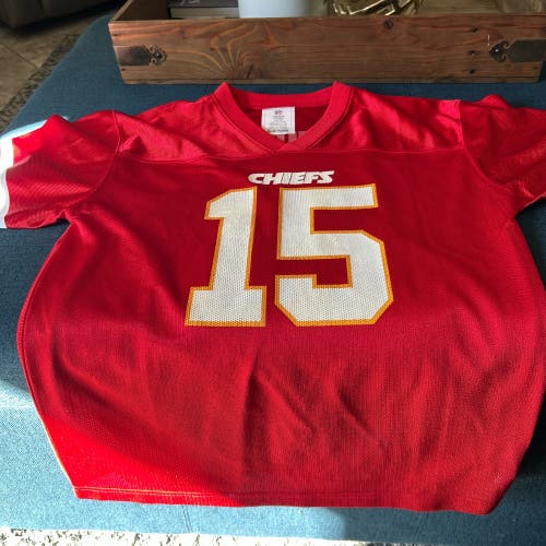 Red Large Boys Jersey (Used)