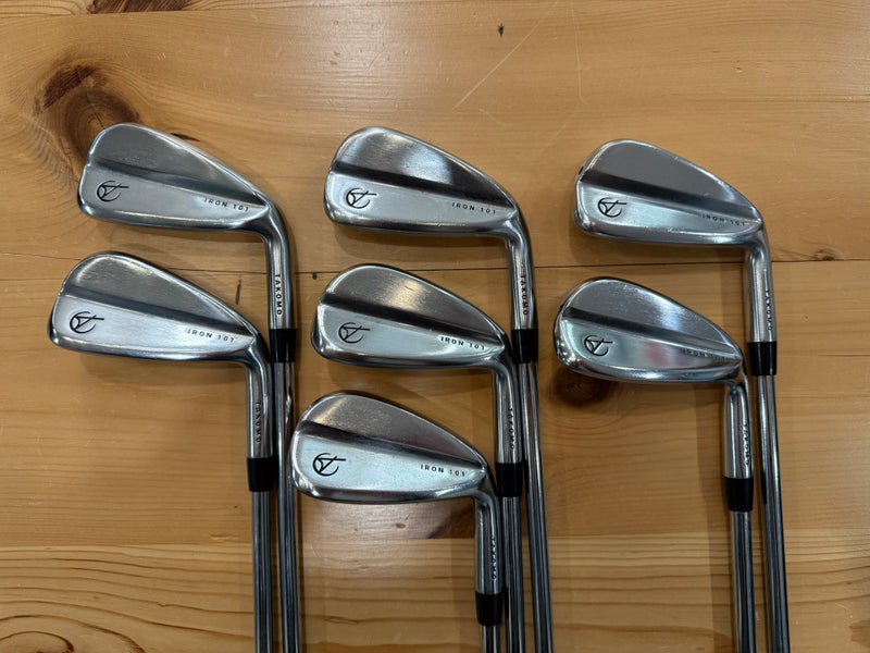 101 Right Handed Iron Set Regular Flex Steel Shaft (Used)