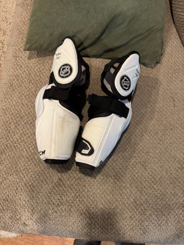 Senior Medium Reebok 19K Pro Elbow Pads Pro Stock (New)