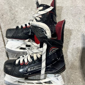 Bauer Vapor X Hockey Skates Size 2.5 (Used)