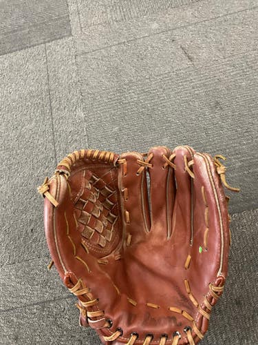 Used Wilson SIGNATURE MODEL BB/SB Glove RH Throw Brown 13" 11614-S000223391