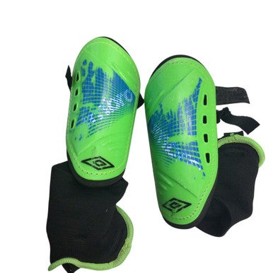 Used Umbro Soccer Shin Guards Youth Green SM 11760-S000083353