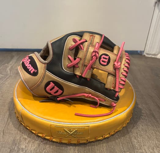 Wilson A2000 RH Baseball Glove 11.5" - Limited Edition