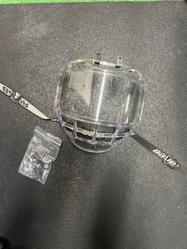 Small Bauer Concept 3 Full Shield (Used)
