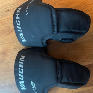 Vaughn Ventus LT68 Knee Pads