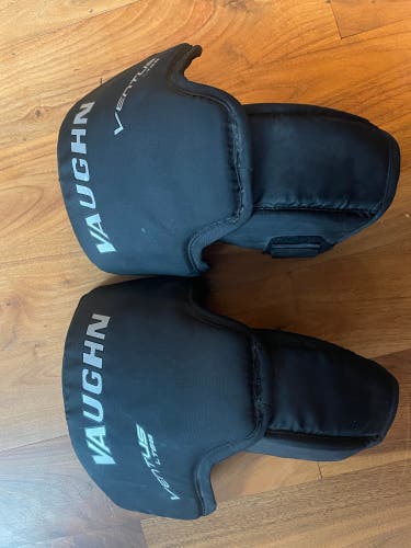 Vaughn Ventus LT68 Knee Pads