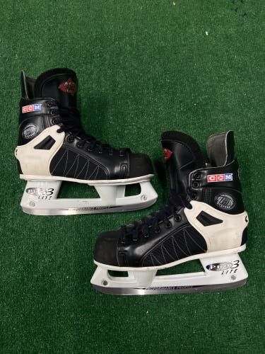 Senior CCM Tacks 452 Hockey Skates Regular Width 9 (Used)