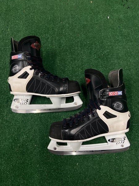 Senior CCM Tacks 452 Hockey Skates Regular Width 9 (Used)