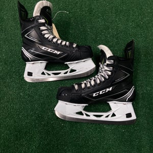 Junior CCM RibCor 76K Hockey Skates Regular Width Size 4 (Used)