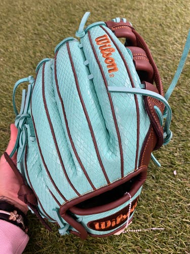 Brown Wilson A1000 LH Outfield Softball Glove 12.5" (New)