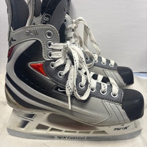 Bauer Vapor XII Hockey Skates Regular Width Size 5.5 (Used)
