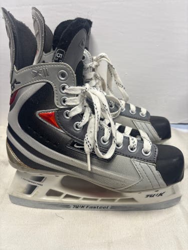 Bauer Vapor XII Hockey Skates Regular Width Size 5.5 (Used)