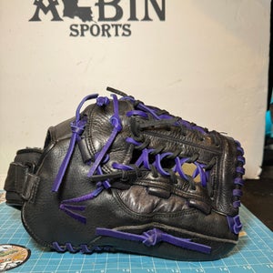 Easton RH Softball Glove 14" (Used)