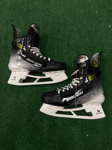 Senior Bauer Vapor Hyperlite 2 Hockey Skates 10 (New)