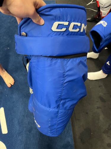 Men's Senior Medium CCM Hockey Pants