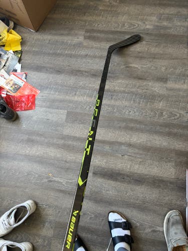 Senior Bauer Hyperlite 2 dressed as Ag5nt Right Handed Hockey Stick P92 Oates 77 flex Pro Stock (New