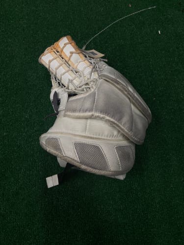 White Junior Brian's G-Netik Pure Goalie Glove Full Right (Used)