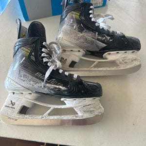 2023 Bauer Vapor Hyperlite 2 Hockey Skates 7 (Used)