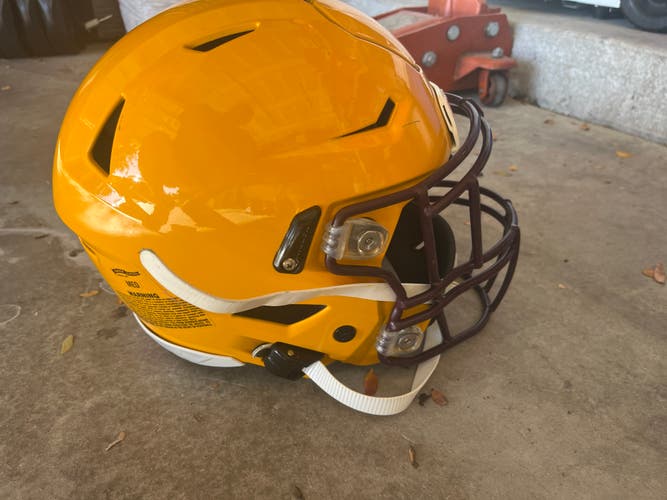 Medium Adult Riddell SpeedFlex Helmet (Used)