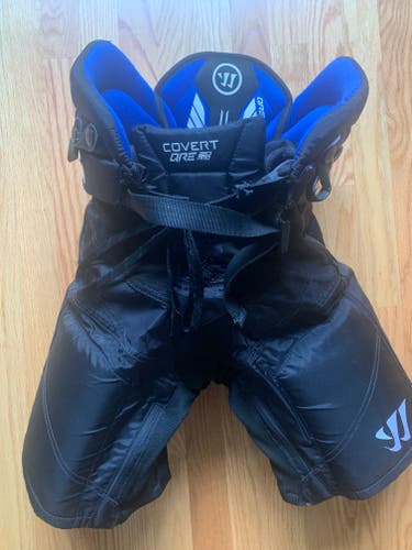 Junior Medium Warrior Covert QRE20 pro Hockey Pants (Used)