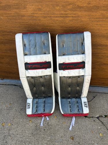 33" True L87 Goalie Leg Pads Pro Stock (Used)