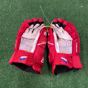 Red Senior Bauer Vapor Flylite Gloves 14" (New)