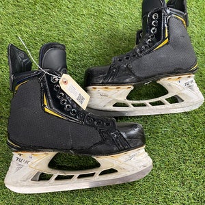 Senior Bauer Supreme 2S Pro Hockey Skates Regular Width 9 (Used)
