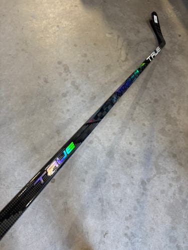 75 Flex P29 Senior True HZRDUS X Smoke Left Hand Hockey Stick Pro Stock NCAA (New)