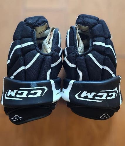 Senior CCM Vector 2.0 Hockey Gloves 14" (Used)