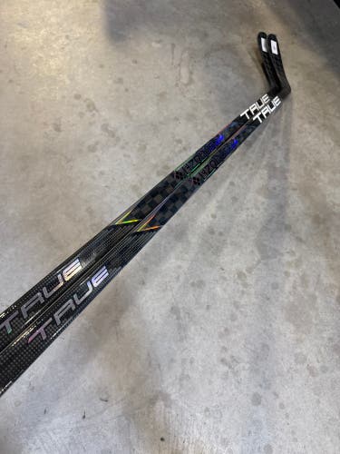 2 Pack 75 Flex P29 Senior True HZRDUS X Smoke Left Hand Hockey Stick Pro Stock NCAA (New)